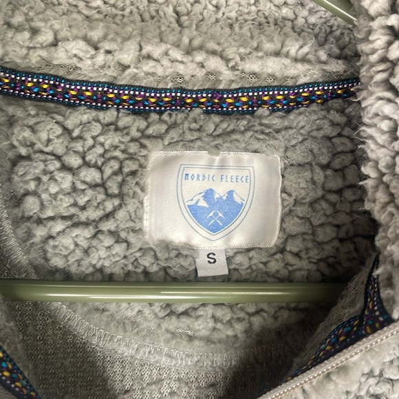 Nordic Fleece women’s small gray pull over sweater. - Picture 4 of 7